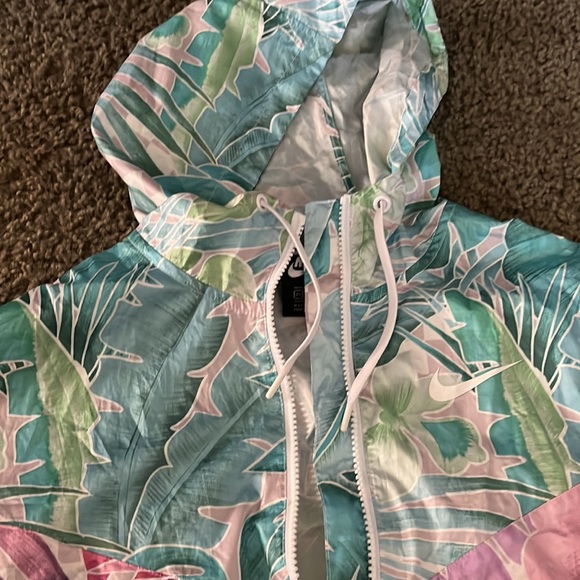 Nike cropped jacket - Picture 4 of 6